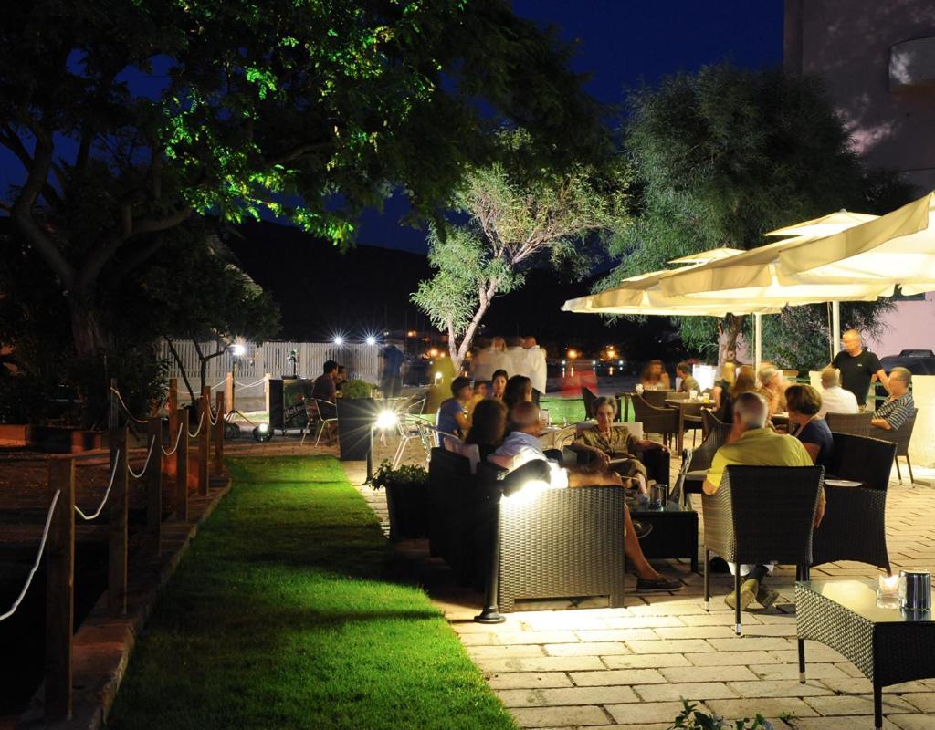 Sporting Hotel Stella Maris Bosa Marina Exterior foto